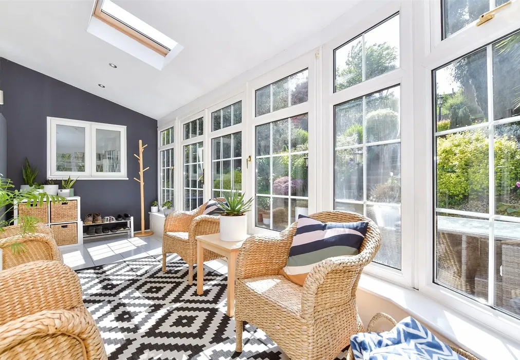 Sun Room - Langdale Rise, Maidstone, Kent - Wards of Kent