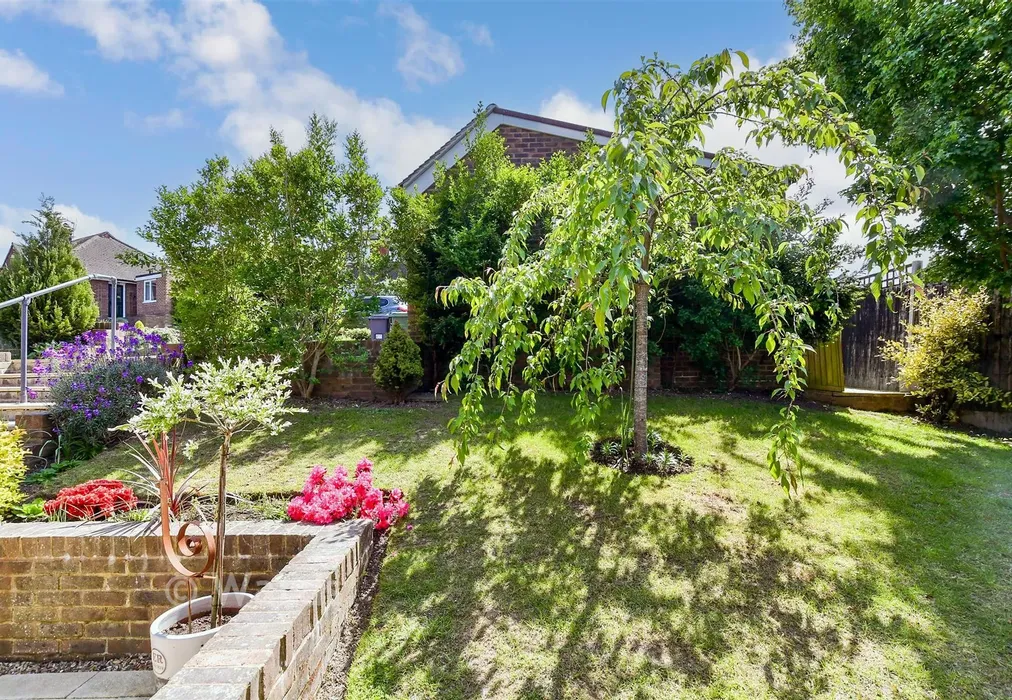 Front Garden - Downs View Road, Penenden Heath, Maidstone, Kent - Wards of Kent