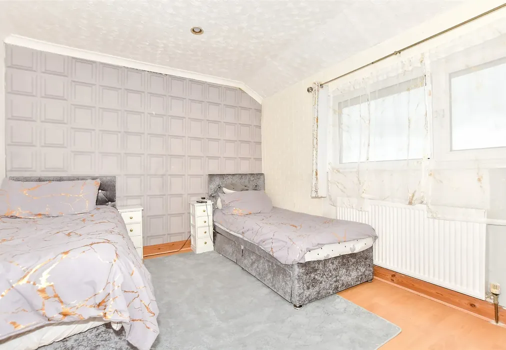 Bedroom 1 - Mayfield Gardens, Dover, Kent - Wards of Kent