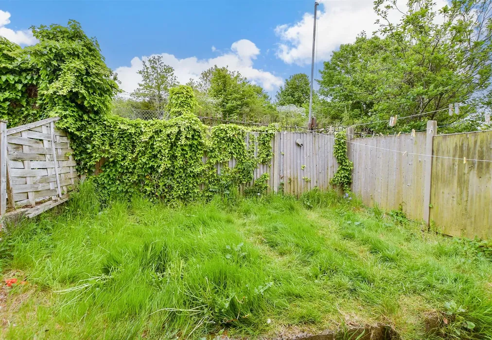 Rear Garden - Mayfield Gardens, Dover, Kent - Wards of Kent