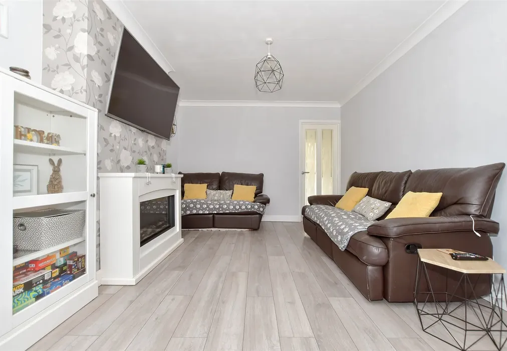 Lounge - Whitehall Road, Ramsgate, Kent - Wards of Kent
