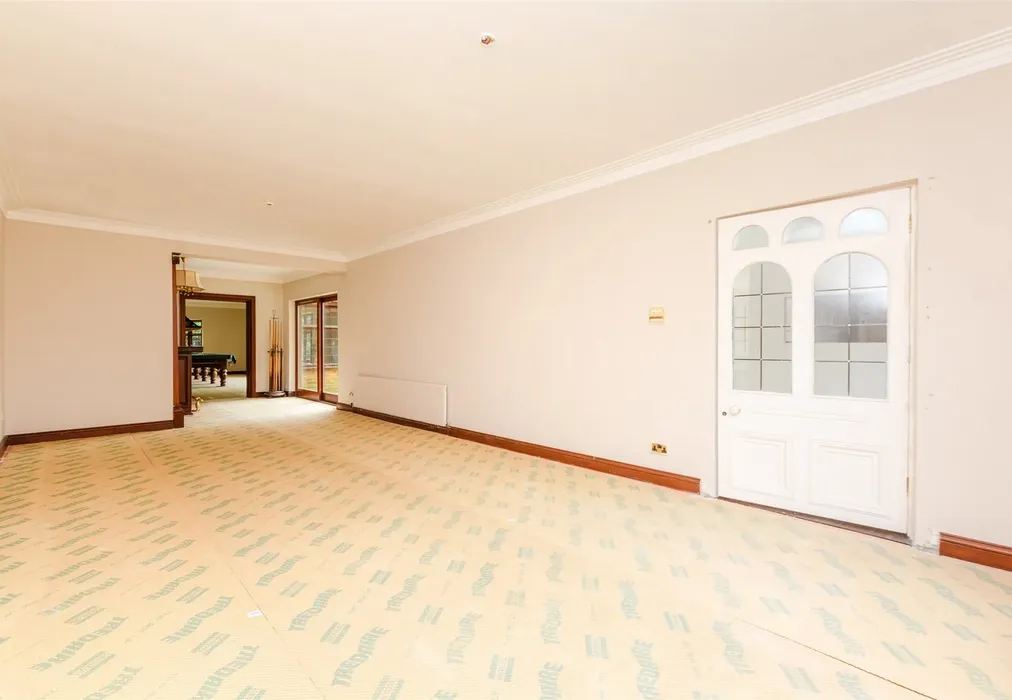 Family Room - Hever Avenue, West Kingsdown, Sevenoaks, Kent - Wards of Kent