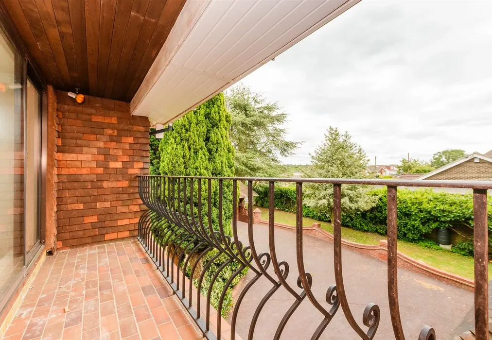 Balcony - Hever Avenue, West Kingsdown, Sevenoaks, Kent - Wards of Kent