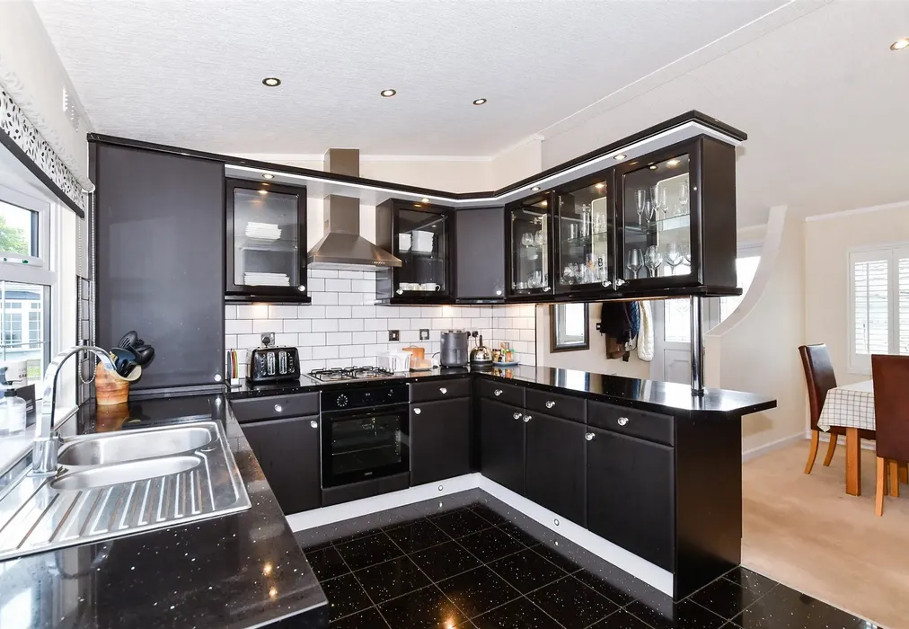 Kitchen - Millers Way, Maidstone, Kent - Wards of Kent