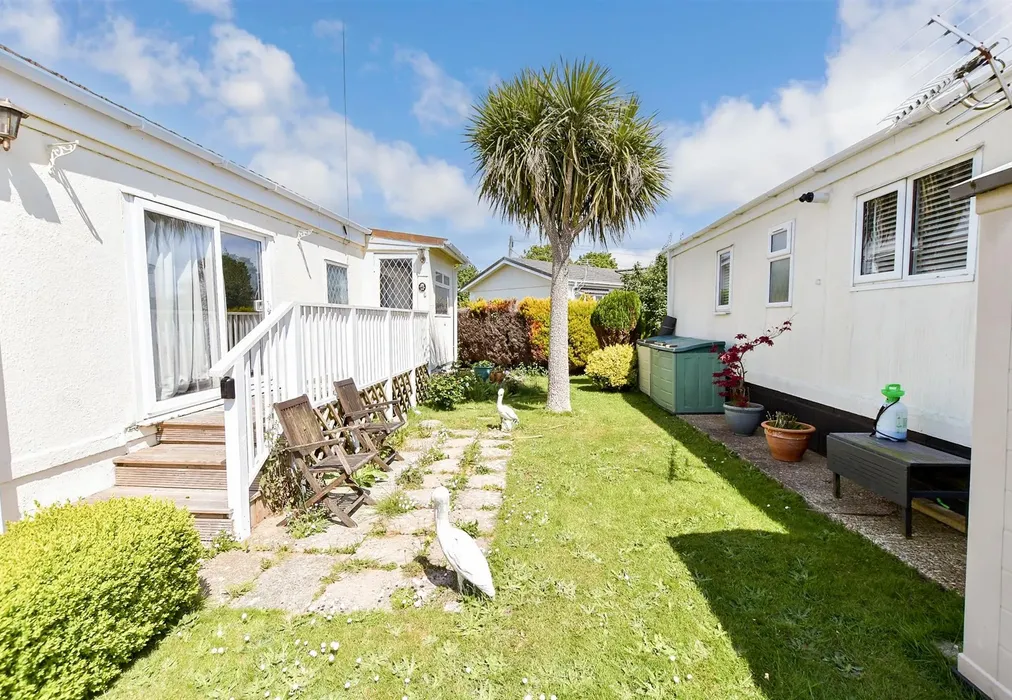 Rear Garden - New Dover Road, Capel-Le-Ferne, Folkestone, Kent - Wards of Kent