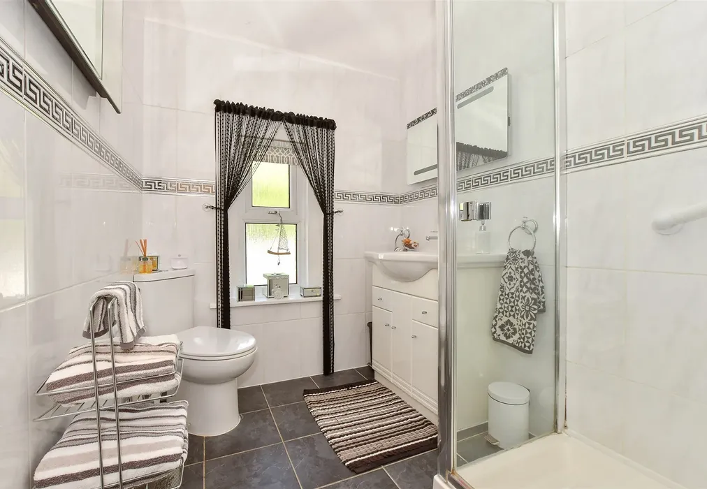 Shower Room - Grove Road, Ventnor, Isle of Wight - Wards of Kent