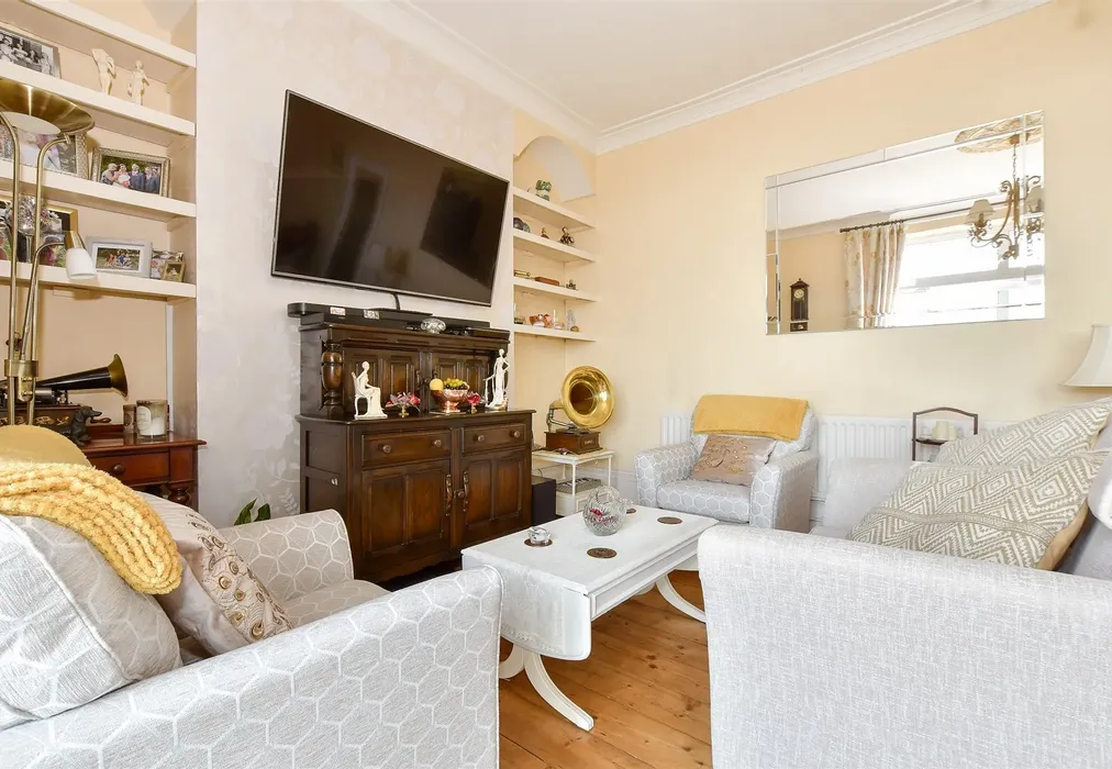 Lounge/Dining Room - Grove Road, Ventnor, Isle of Wight - Wards of Kent