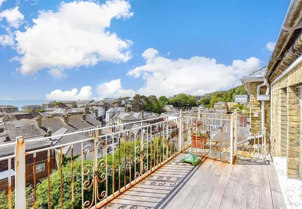 Balcony / Terrace - Grove Road, Ventnor, Isle of Wight - Wards of Kent