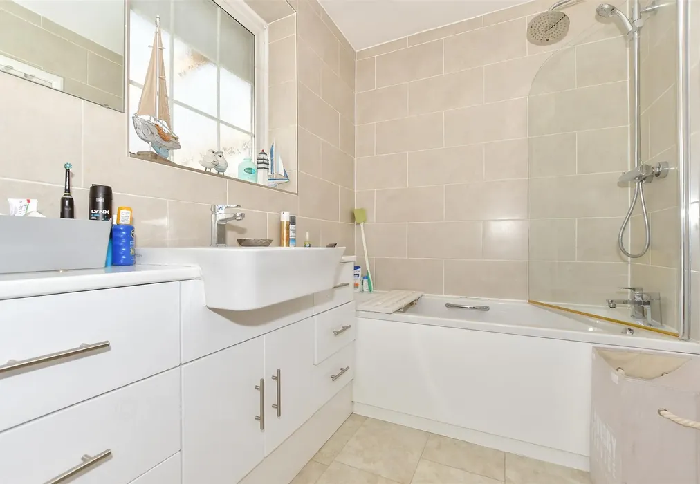 Bathroom - Chanctonbury Chase, Seasalter, Whitstable, Kent - Wards of Kent