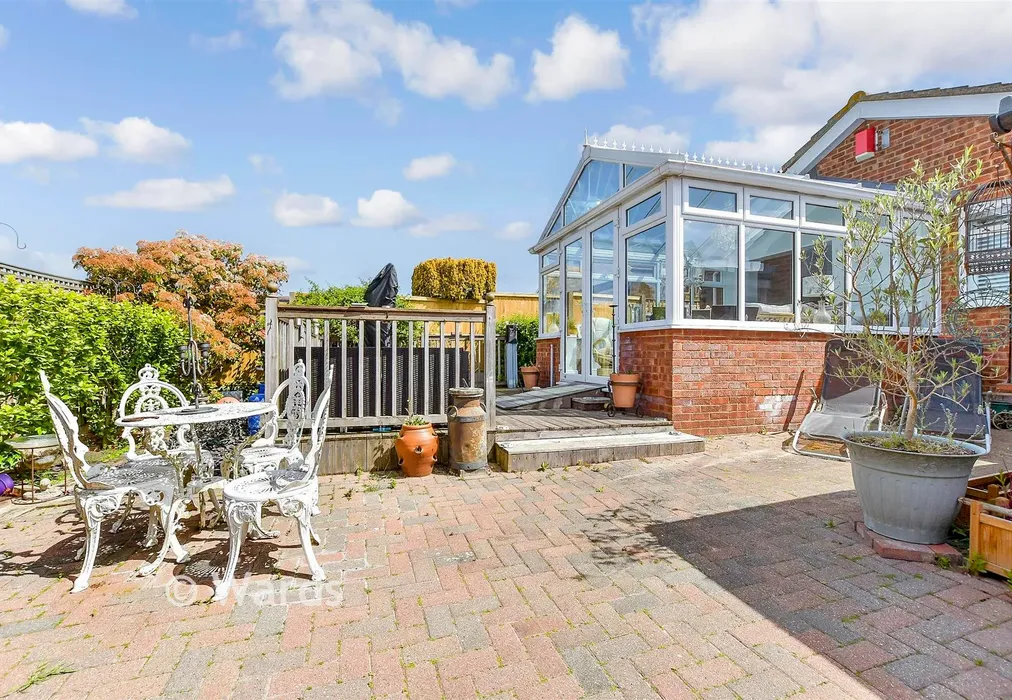 Rear Garden - Chanctonbury Chase, Seasalter, Whitstable, Kent - Wards of Kent