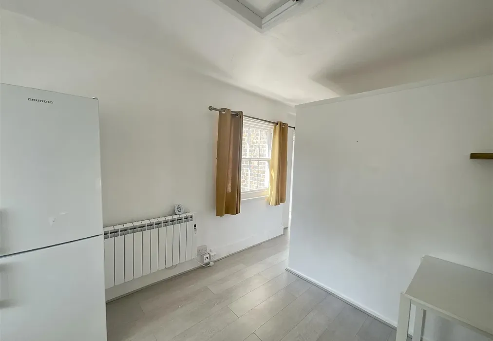 Lounge - St. Augustine Road, Littlehampton, West Sussex - Wards of Kent