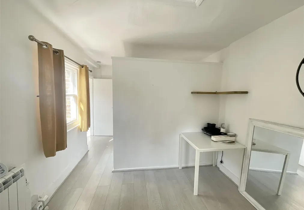 Lounge - St. Augustine Road, Littlehampton, West Sussex - Wards of Kent