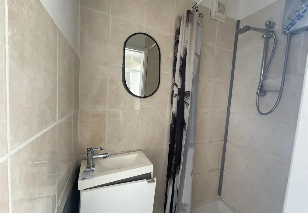 Shower Room - St. Augustine Road, Littlehampton, West Sussex - Wards of Kent