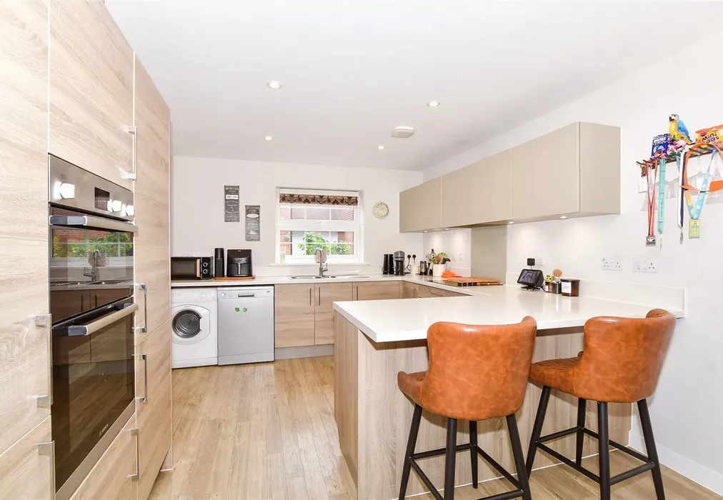 Kitchen/Diner - Parks Road, Harrietsham, Maidstone, Kent - Wards of Kent
