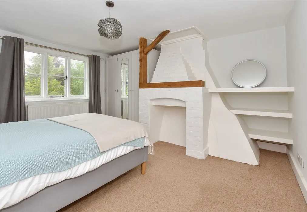 Bedroom 1 - Goudhurst Road, Staplehurst, Tonbridge, Kent - Wards of Kent