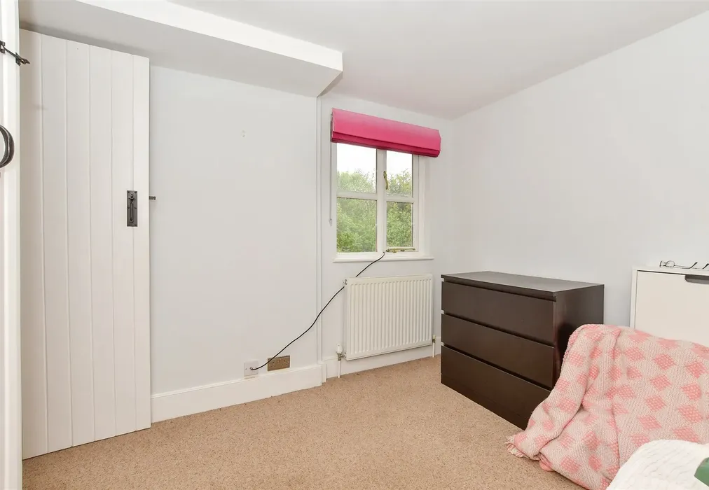 Bedroom 2 - Goudhurst Road, Staplehurst, Tonbridge, Kent - Wards of Kent