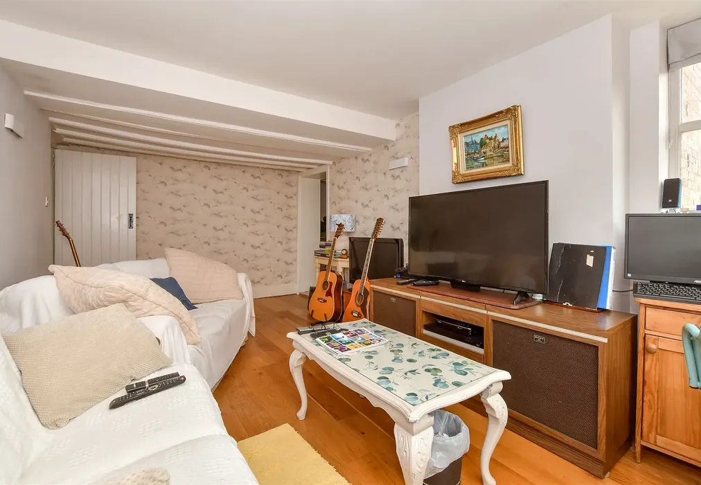 Lounge - Goudhurst Road, Staplehurst, Tonbridge, Kent - Wards of Kent