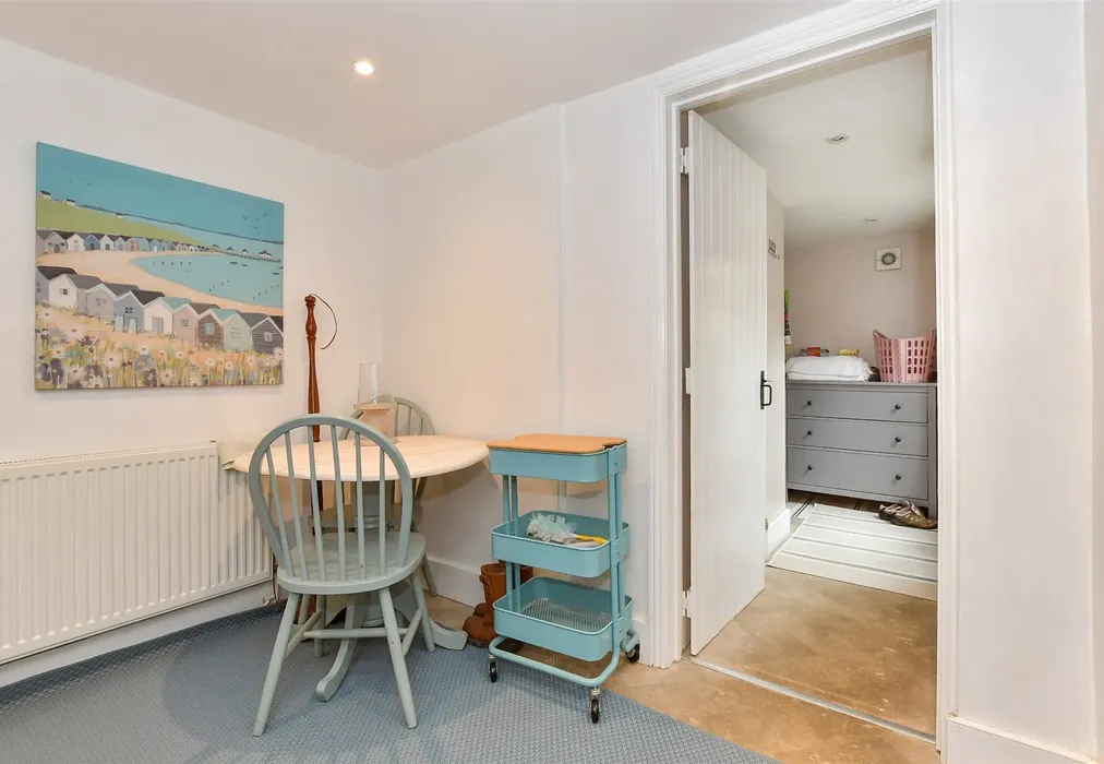 Kitchen - Goudhurst Road, Staplehurst, Tonbridge, Kent - Wards of Kent