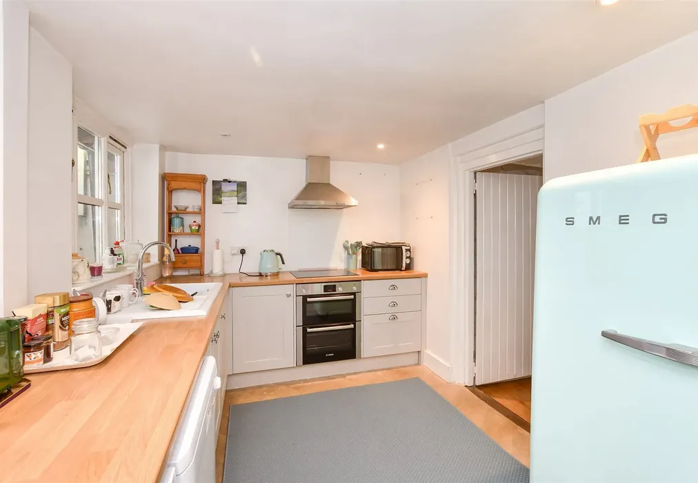 Kitchen - Goudhurst Road, Staplehurst, Tonbridge, Kent - Wards of Kent