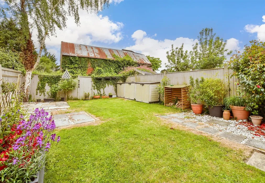Rear Garden - Goudhurst Road, Staplehurst, Tonbridge, Kent - Wards of Kent