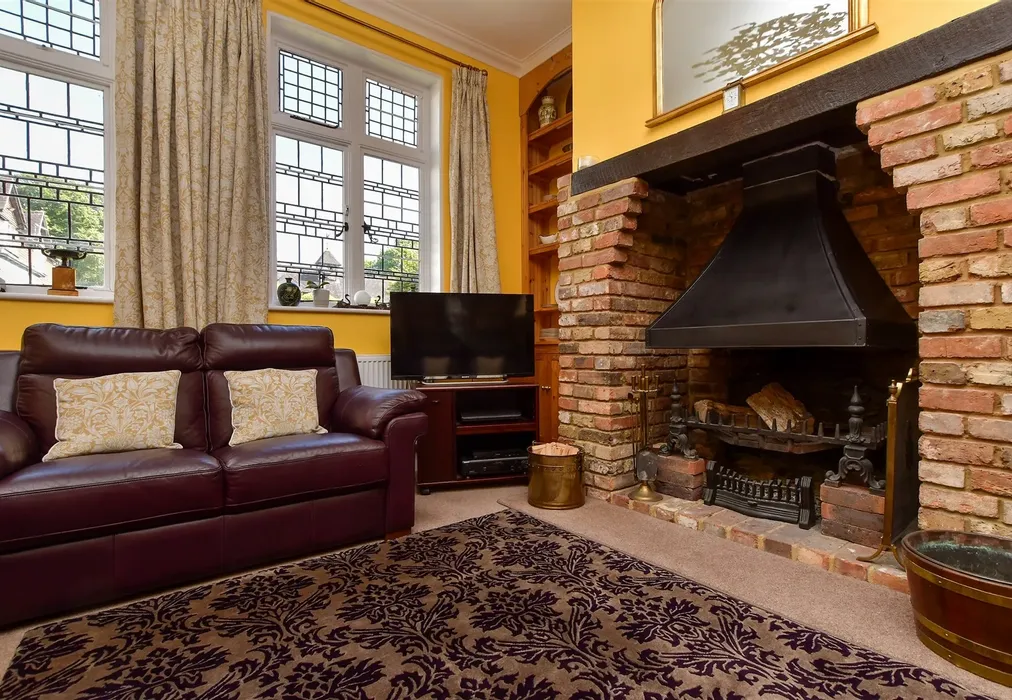Internal Lifestyle Photograph - Hogscross Lane, Chipstead, Surrey - Wards of Kent