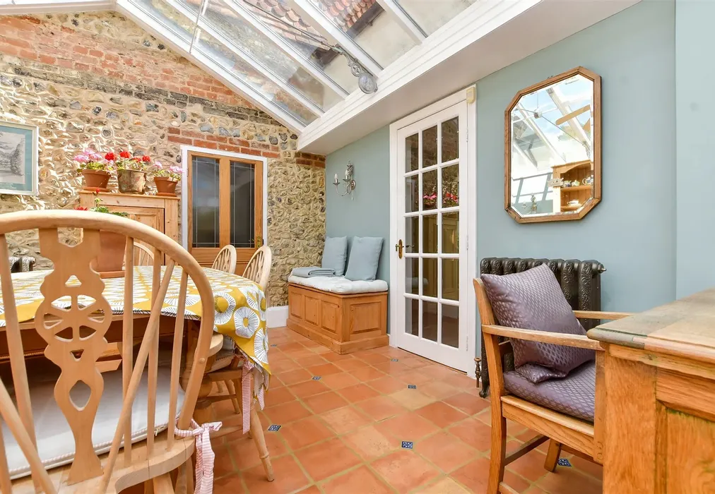 Conservatory - Hogscross Lane, Chipstead, Surrey - Wards of Kent