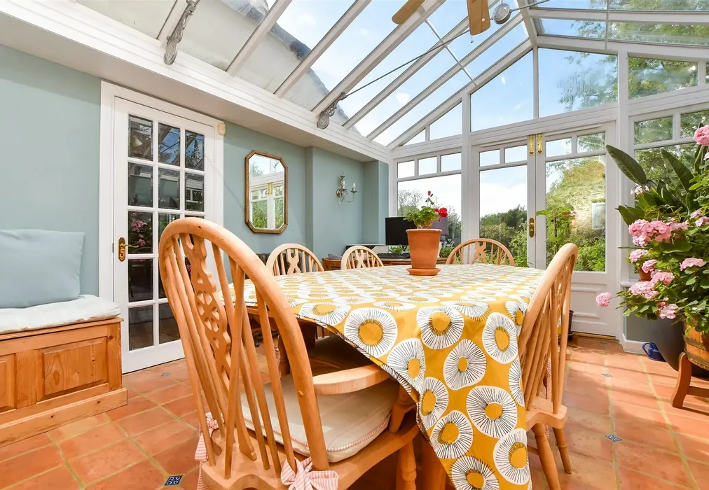 Conservatory - Hogscross Lane, Chipstead, Surrey - Wards of Kent