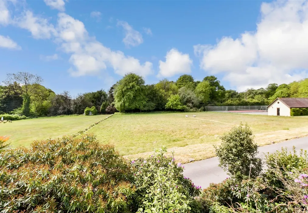 Gardens - Hogscross Lane, Chipstead, Surrey - Wards of Kent