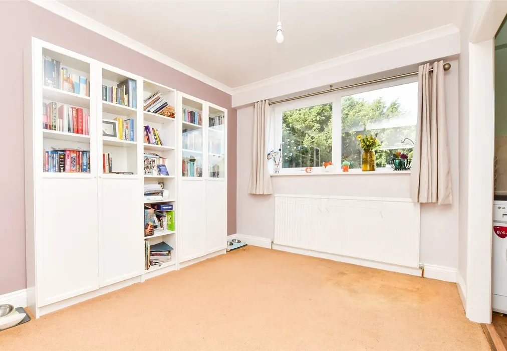 Lounge - Ash Close, Merstham, Redhill, Surrey - Wards of Kent