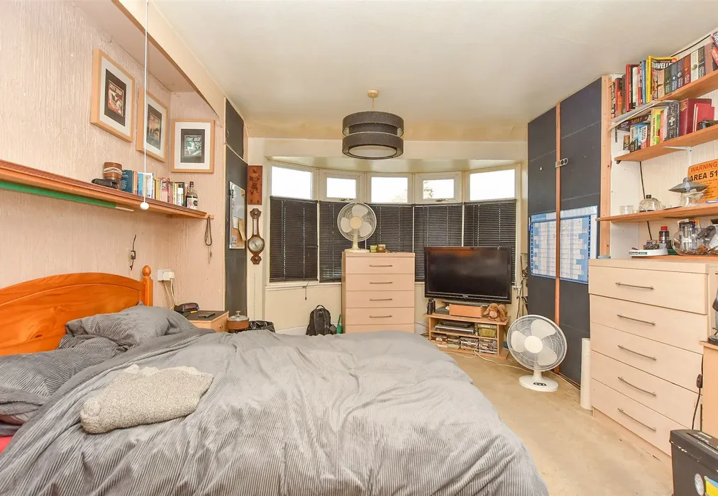 Bedroom 1 - Larkfield Avenue, Gillingham, Kent - Wards of Kent