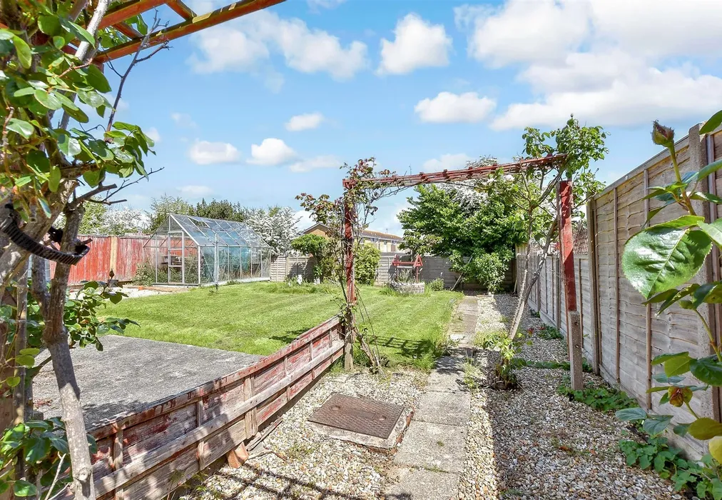 External Lifestyle Photograph - Foxes Close, Sandown, Isle of Wight - Wards of Kent