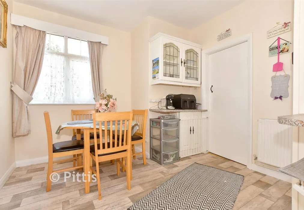 Dining Area - Melville Street, Sandown, Isle of Wight - Wards of Kent
