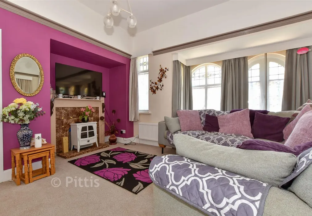 Lounge - Melville Street, Sandown, Isle of Wight - Wards of Kent