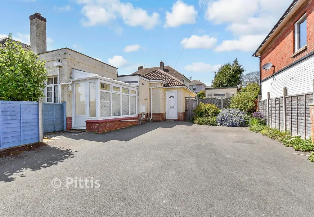 Driveway/Parking - Melville Street, Sandown, Isle of Wight - Wards of Kent