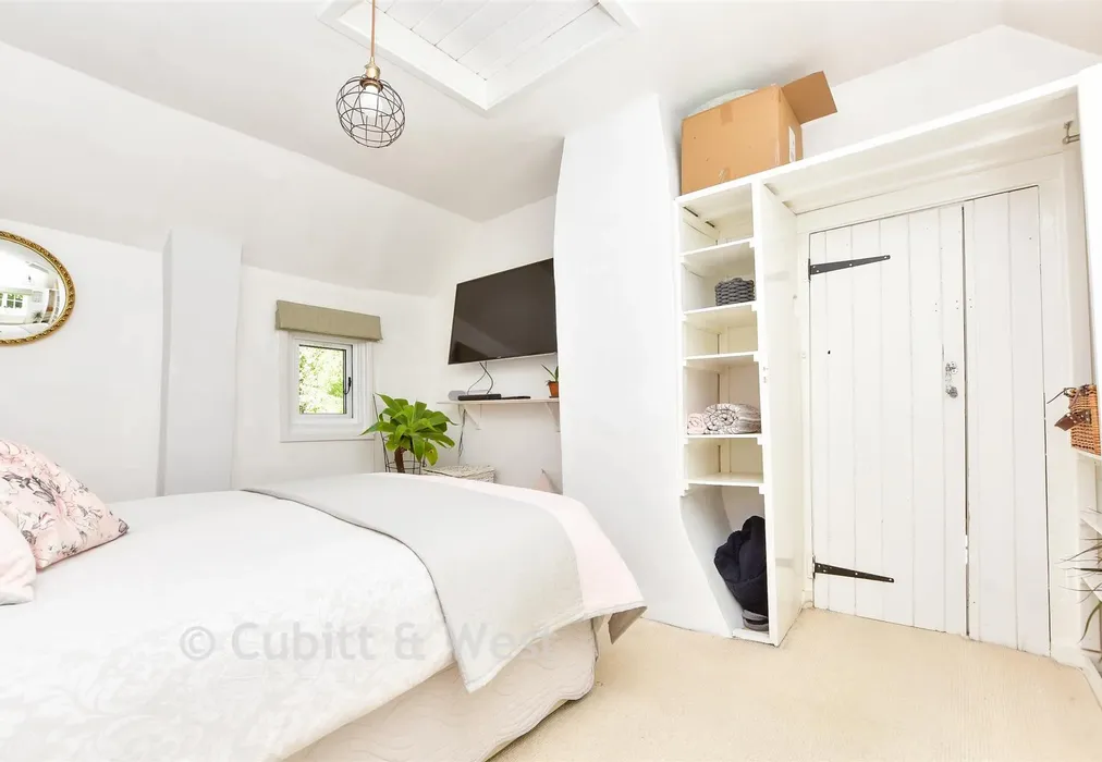 Bedroom 2 - Furnace Lane, Cowden, Edenbridge, Kent - Wards of Kent