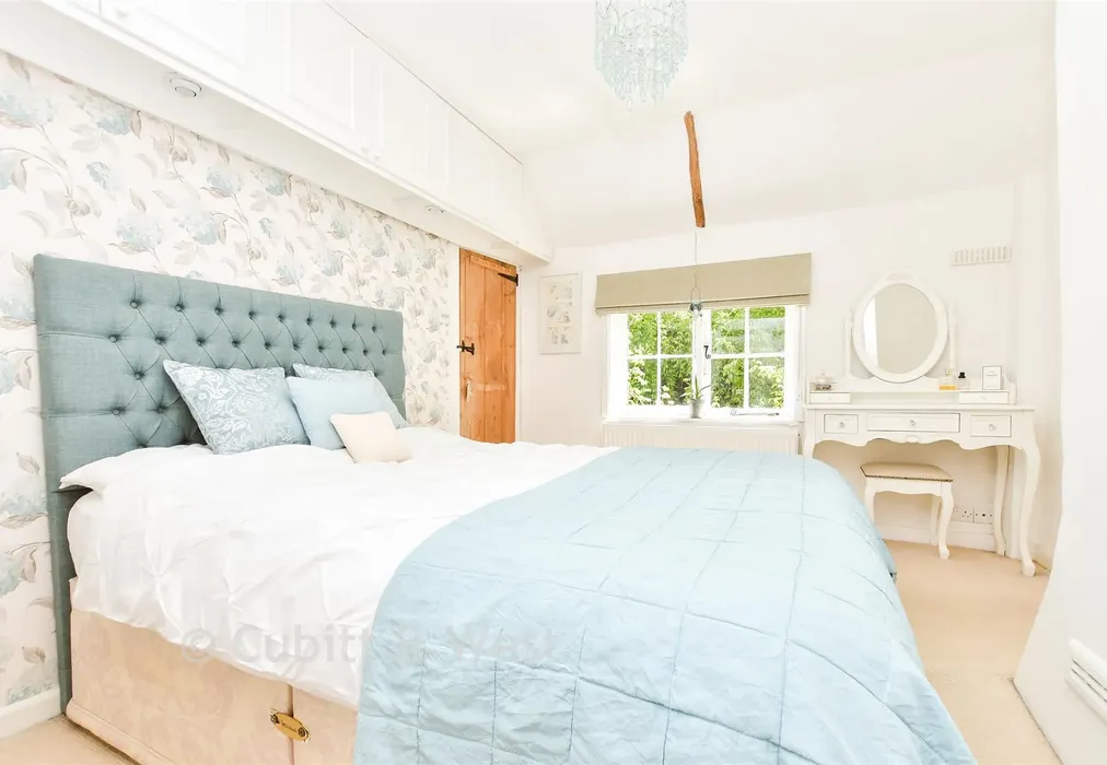 Bedroom 1 - Furnace Lane, Cowden, Edenbridge, Kent - Wards of Kent