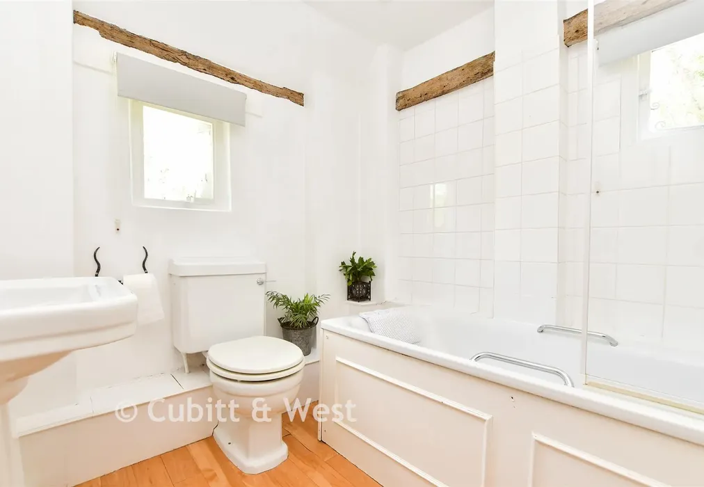 Internal Lifestyle Photograph - Furnace Lane, Cowden, Edenbridge, Kent - Wards of Kent