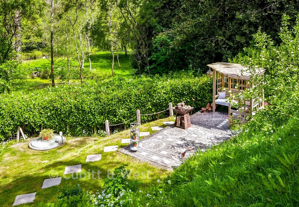 External Lifestyle Photograph - Furnace Lane, Cowden, Edenbridge, Kent - Wards of Kent