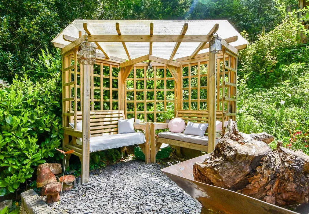 External Lifestyle Photograph - Furnace Lane, Cowden, Edenbridge, Kent - Wards of Kent