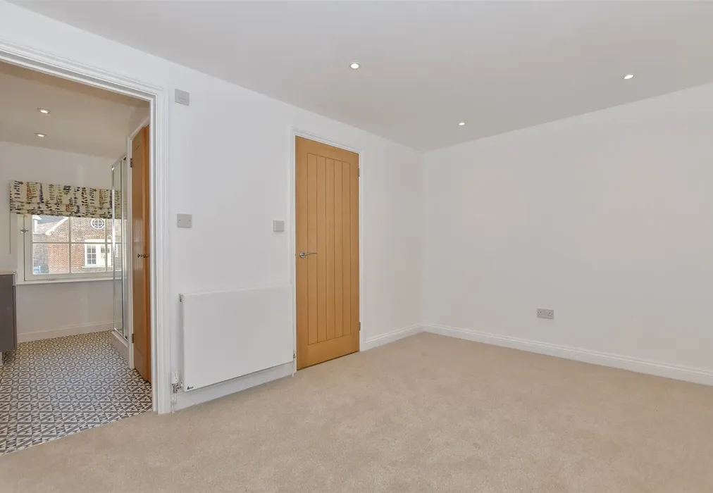 Bedroom 1 - The Street, Ash, Canterbury, Kent - Wards of Kent