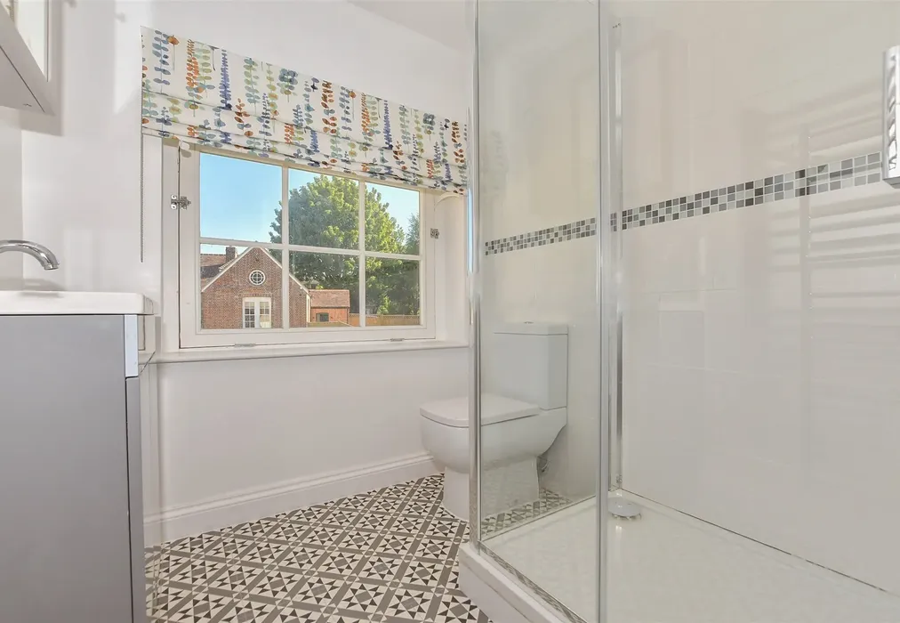 En-Suite Shower Room - The Street, Ash, Canterbury, Kent - Wards of Kent