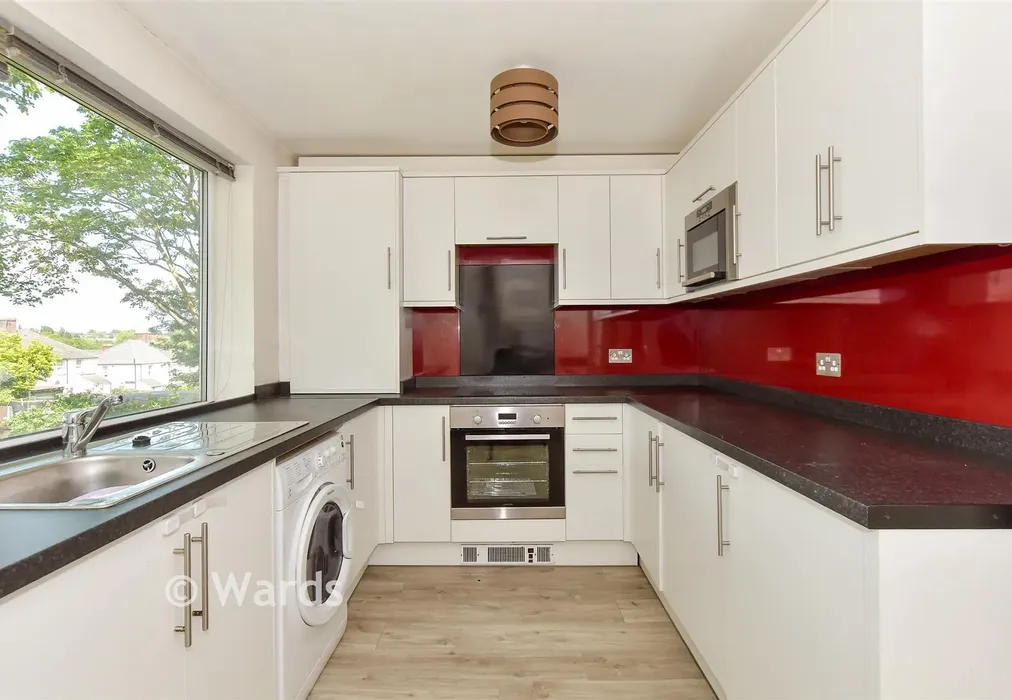 Kitchen - Oakfield Lane, Wilmington, Kent - Wards of Kent