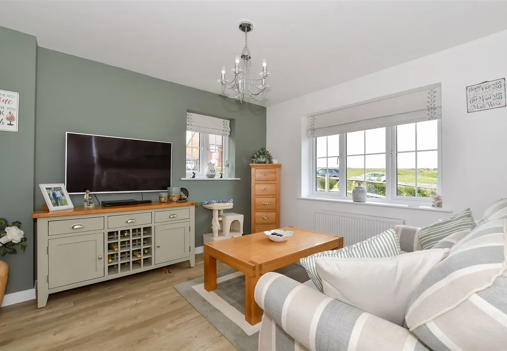 Family Area - Springett Close, Thakeham, Pulborough, West Sussex - Wards of Kent