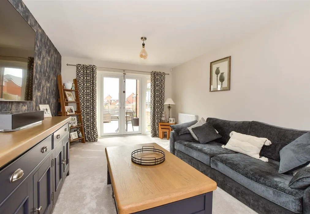 Lounge - Springett Close, Thakeham, Pulborough, West Sussex - Wards of Kent