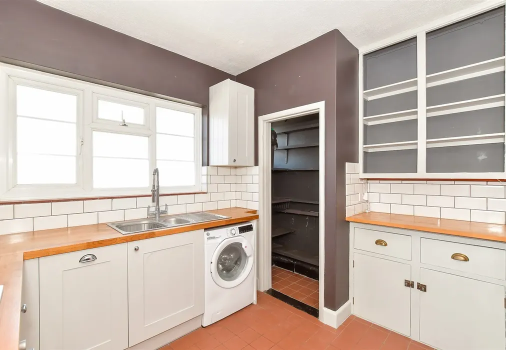 Kitchen - Havelock Road, Southsea, Hampshire - Wards of Kent
