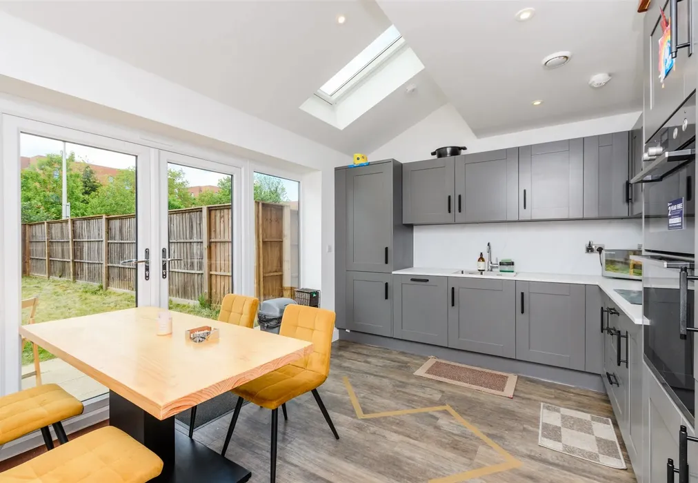 Kitchen/Breakfast Room - Glenway road, Rochester, Kent - Wards of Kent