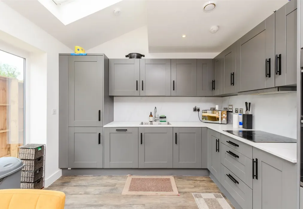 Kitchen/Breakfast Room - Glenway road, Rochester, Kent - Wards of Kent