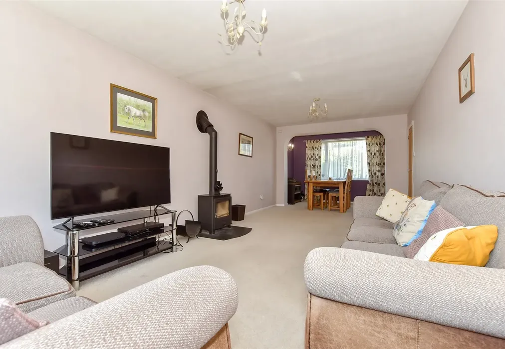 Lounge/ Diner - Station Road, Martin Mill, Dover, Kent - Wards of Kent