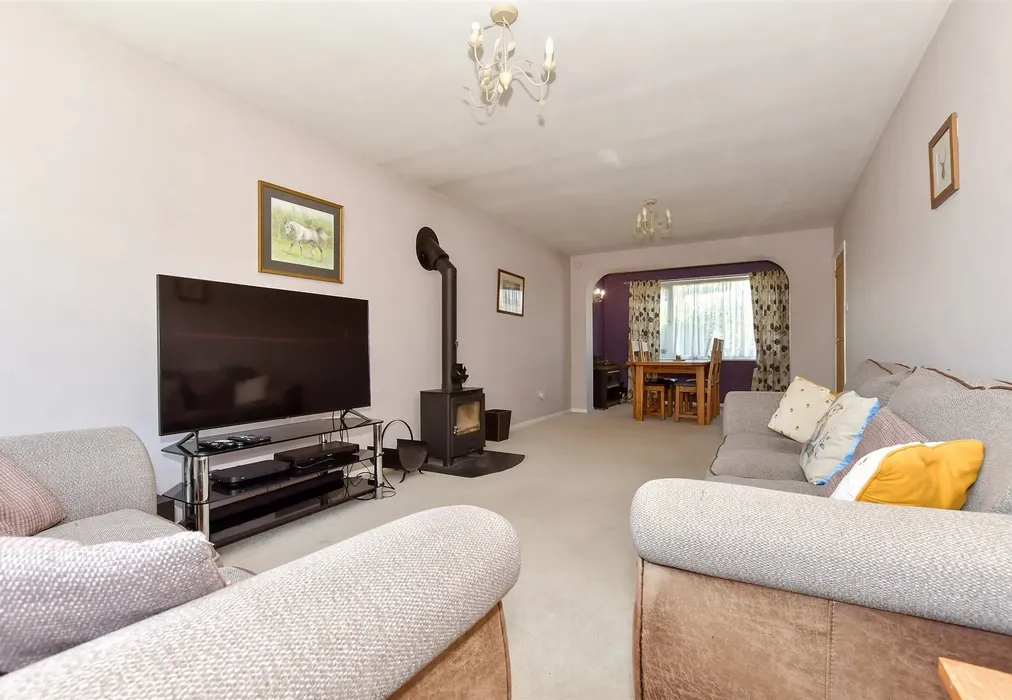 Lounge/ Diner - Station Road, Martin Mill, Dover, Kent - Wards of Kent