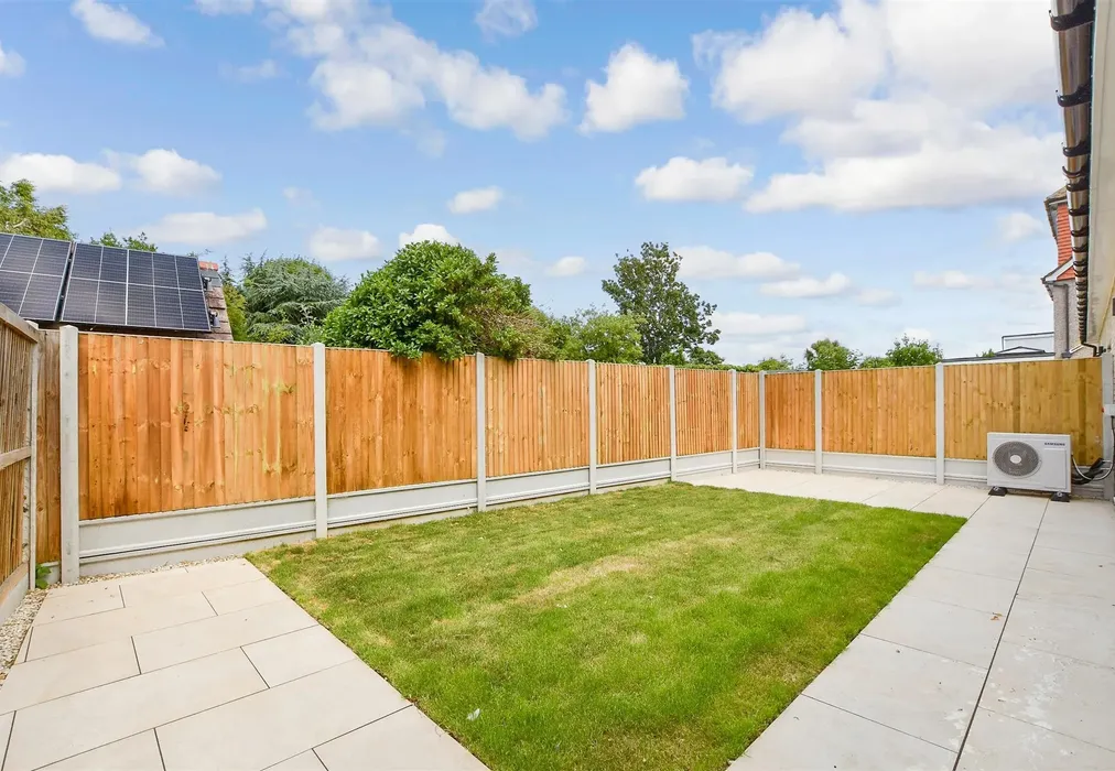 Rear Garden - Stanley Road, Broadstairs, Kent - Wards of Kent